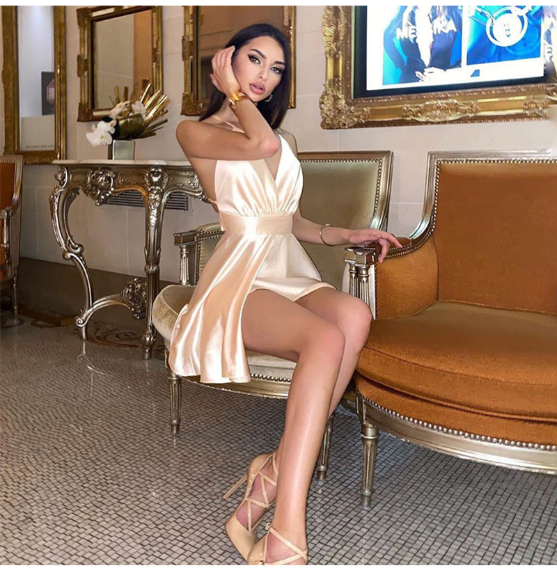 Robe Slim – Bretelles Fines & Allure Élancée🍷