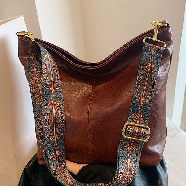 Sac Rétro – Bandoulière & Capacité Nomade 🖤