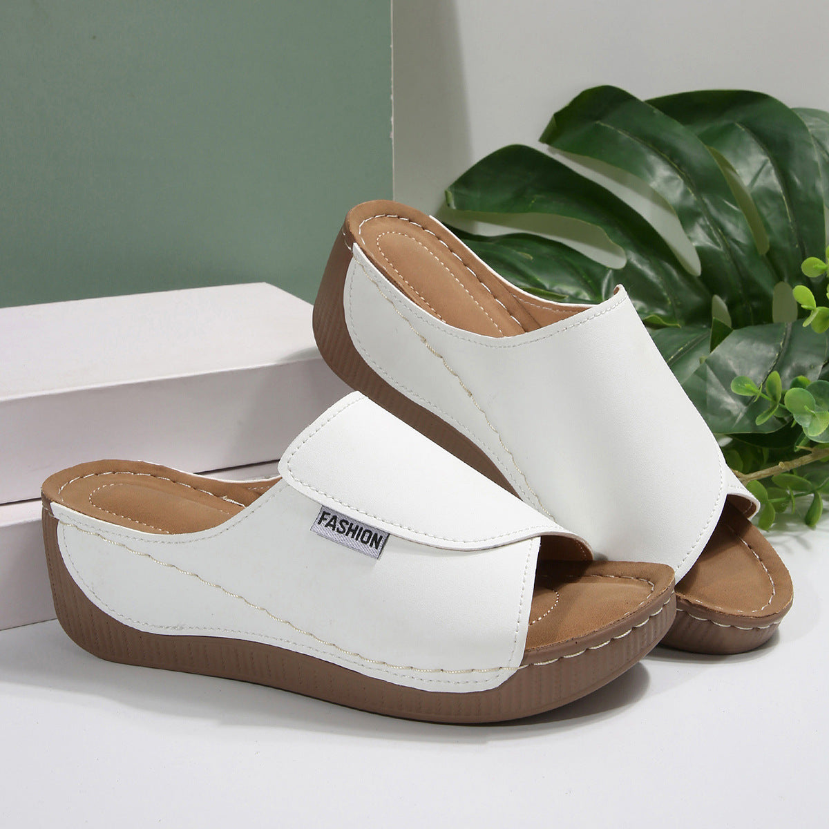 Mules Compensées – Éclat d’Été & Charme Décontracté