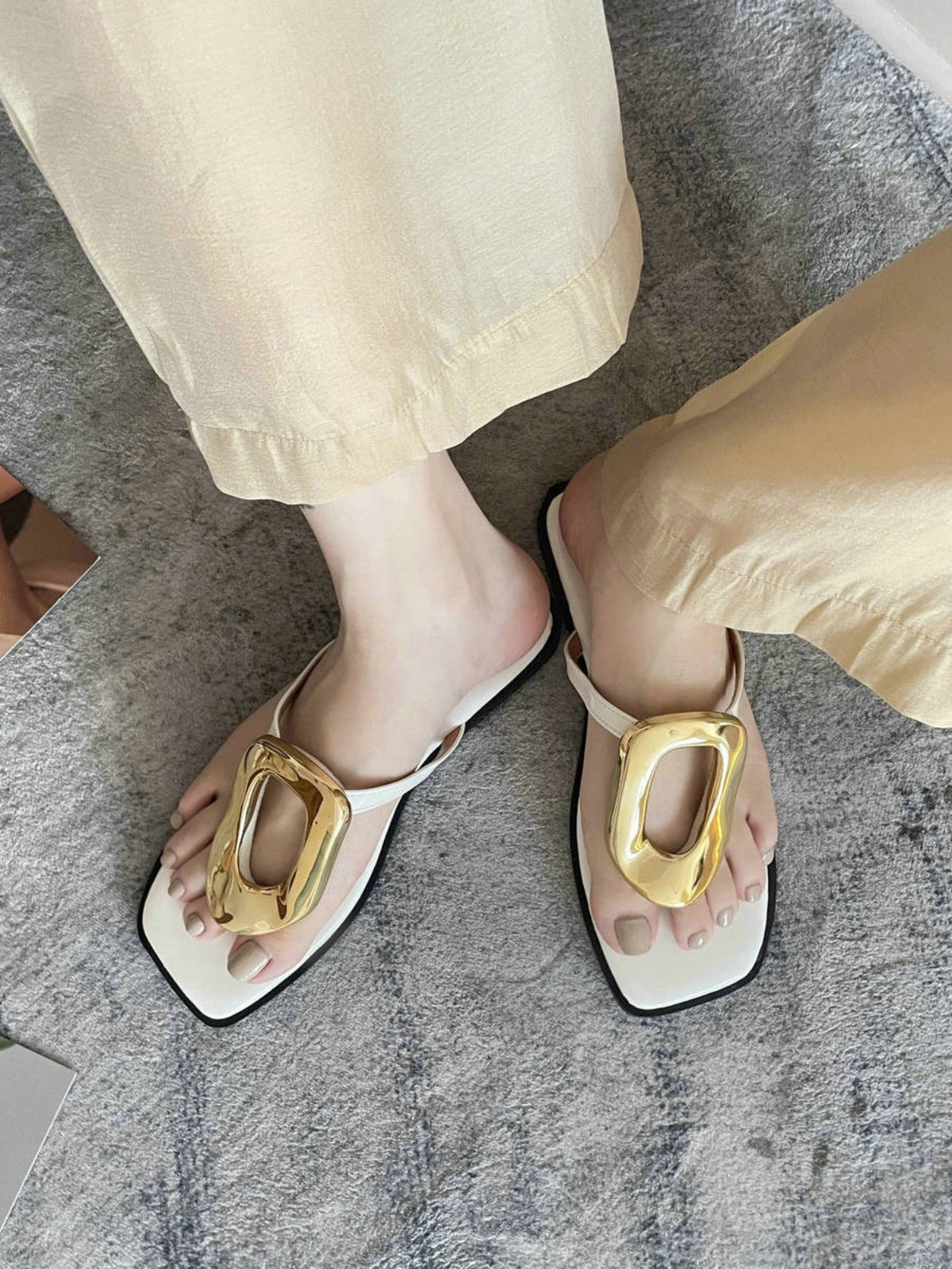 Tongs Plates – Été Libre & Pas Légers👡