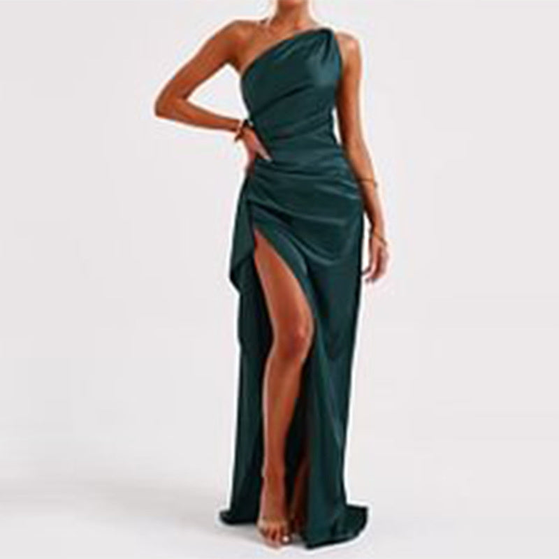 Robe Satin Asymétrique – Épaules Nues & Éclat Nocturne🌙